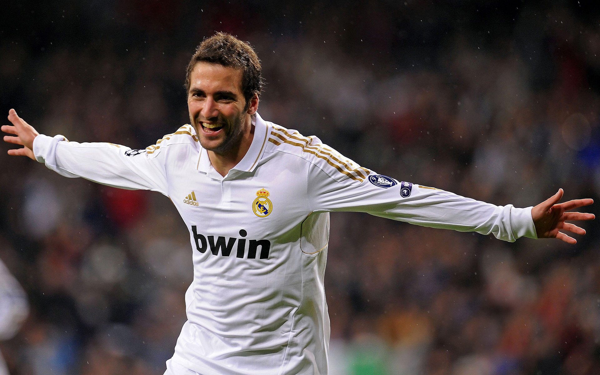 kaiyun.com-凯蒂·莱德基以绝对优势摘金，凯蒂·莱德茨基